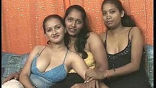 Several indian lesbos having divertissement